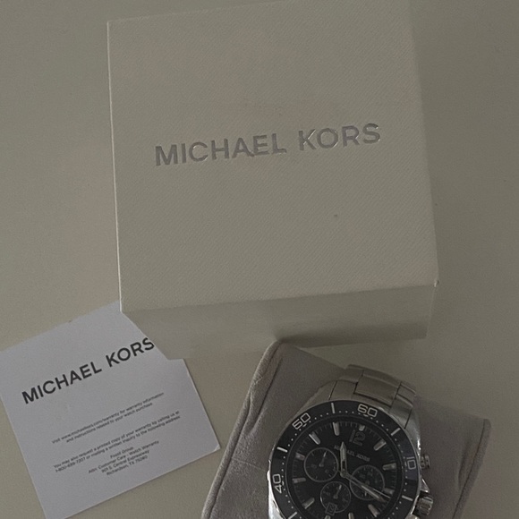 Michael Kors Watch - Picture 5 of 5